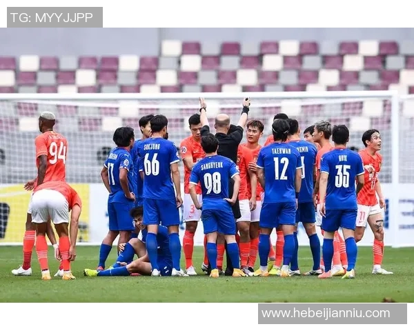 2013年广州恒大与巴塞罗那巅峰对决回顾及赛事精彩瞬间分析 2013年广州恒大与巴塞罗那巅峰对决回顾及赛事精彩瞬间分析